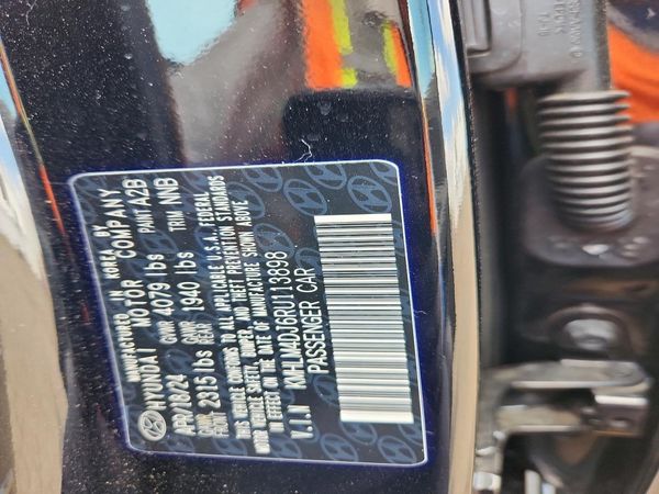 2024 HYUNDAI ELANTRA