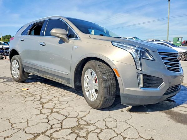2018 CADILLAC XT5 Luxury — Passenger 3/4