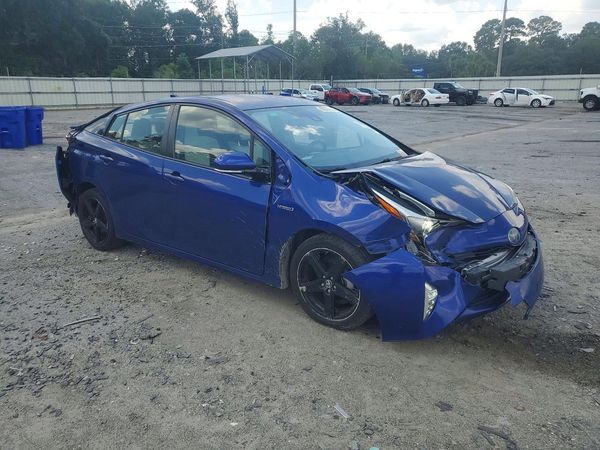 2016 TOYOTA PRIUS — Passenger 3/4