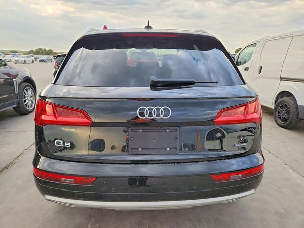 2019 AUDI Q5 quattro Prestige