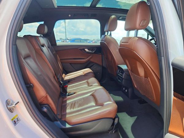 2018 AUDI Q7 quattro Premium Plus