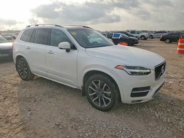 2018 VOLVO XC90 Momentum