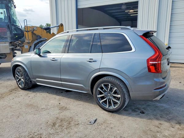 2018 VOLVO XC90 Momentum