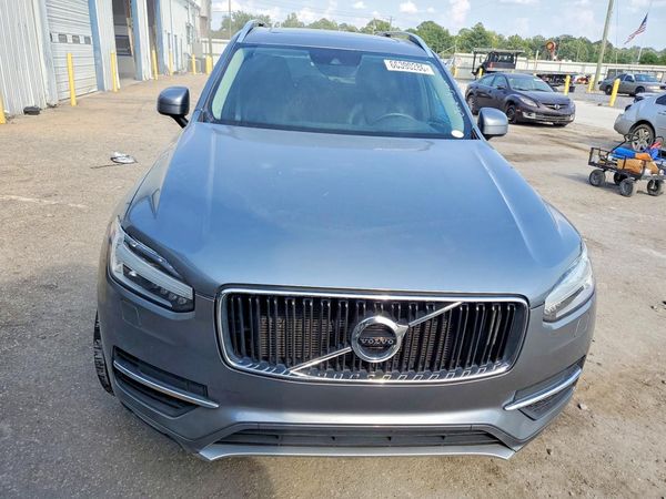 2018 VOLVO XC90 Momentum