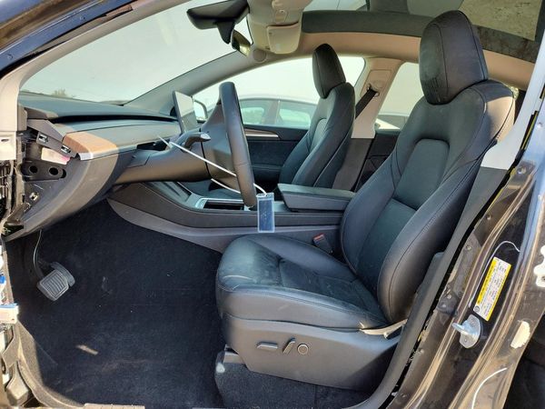 2025 TESLA MODEL Y
