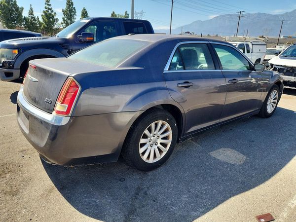 2013 CHRYSLER 300 Base/Limited
