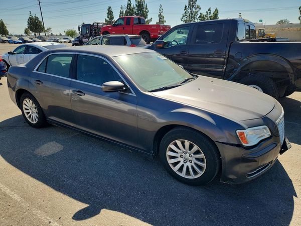 2013 CHRYSLER 300 Base/Limited