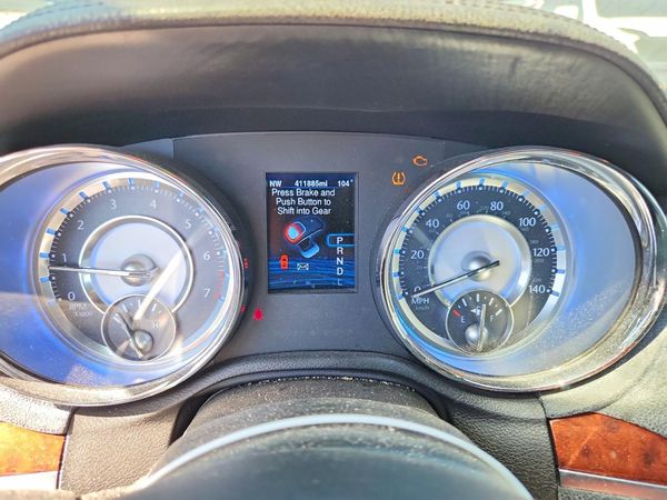 2013 CHRYSLER 300 Base/Limited
