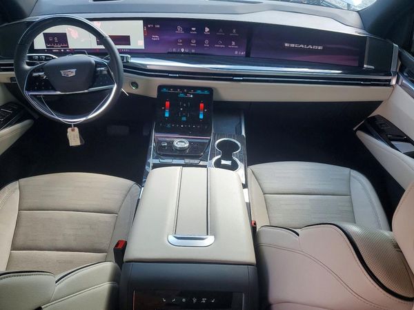 2025 CADILLAC ESCALADE