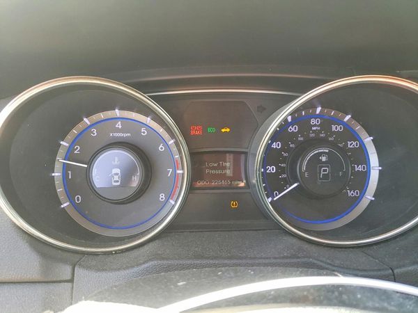 2012 HYUNDAI SONATA Middle level