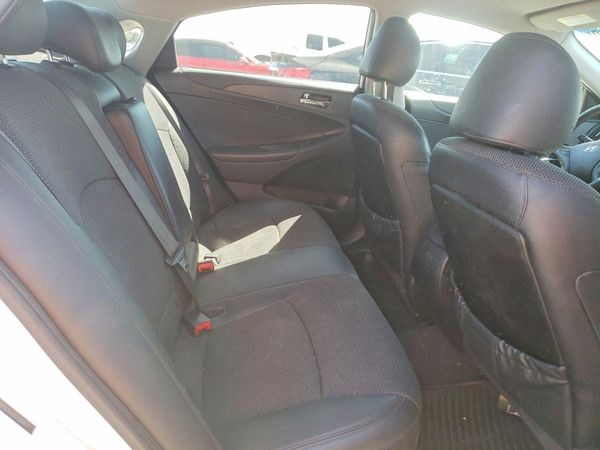 2012 HYUNDAI SONATA Middle level