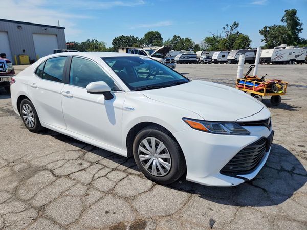 2020 TOYOTA CAMRY