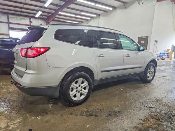 2017 CHEVROLET TRAVERSE LS