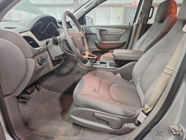 2017 CHEVROLET TRAVERSE LS