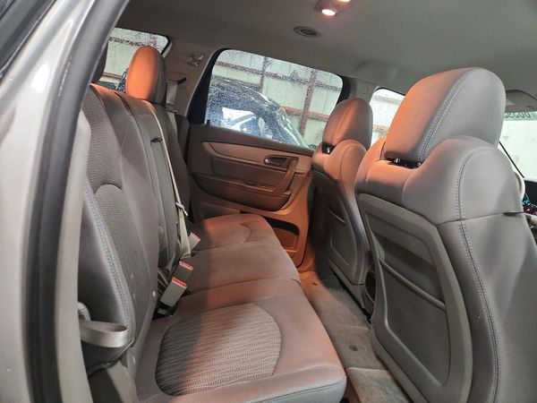 2017 CHEVROLET TRAVERSE LS