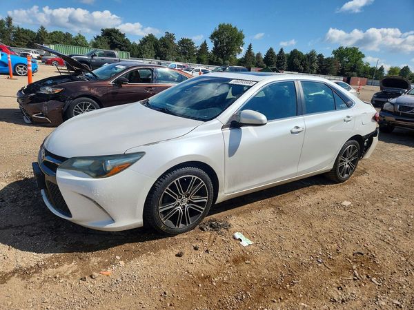 2016 TOYOTA CAMRY