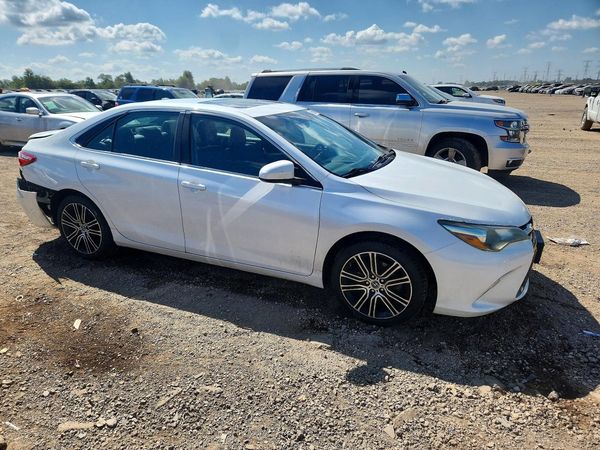 2016 TOYOTA CAMRY