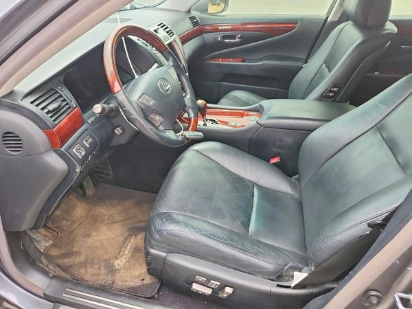 2012 LEXUS LS 460