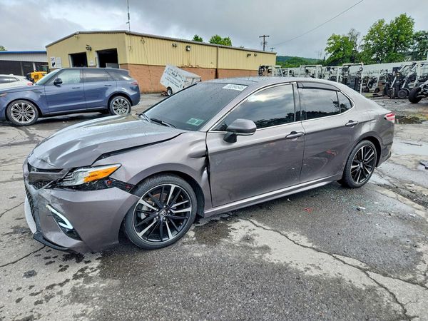 2020 TOYOTA CAMRY XSE