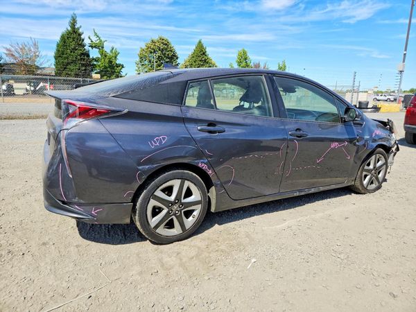 2017 TOYOTA PRIUS