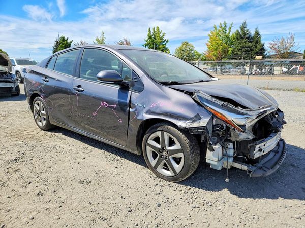 2017 TOYOTA PRIUS