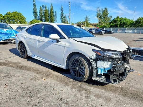 2026 TOYOTA CAMRY