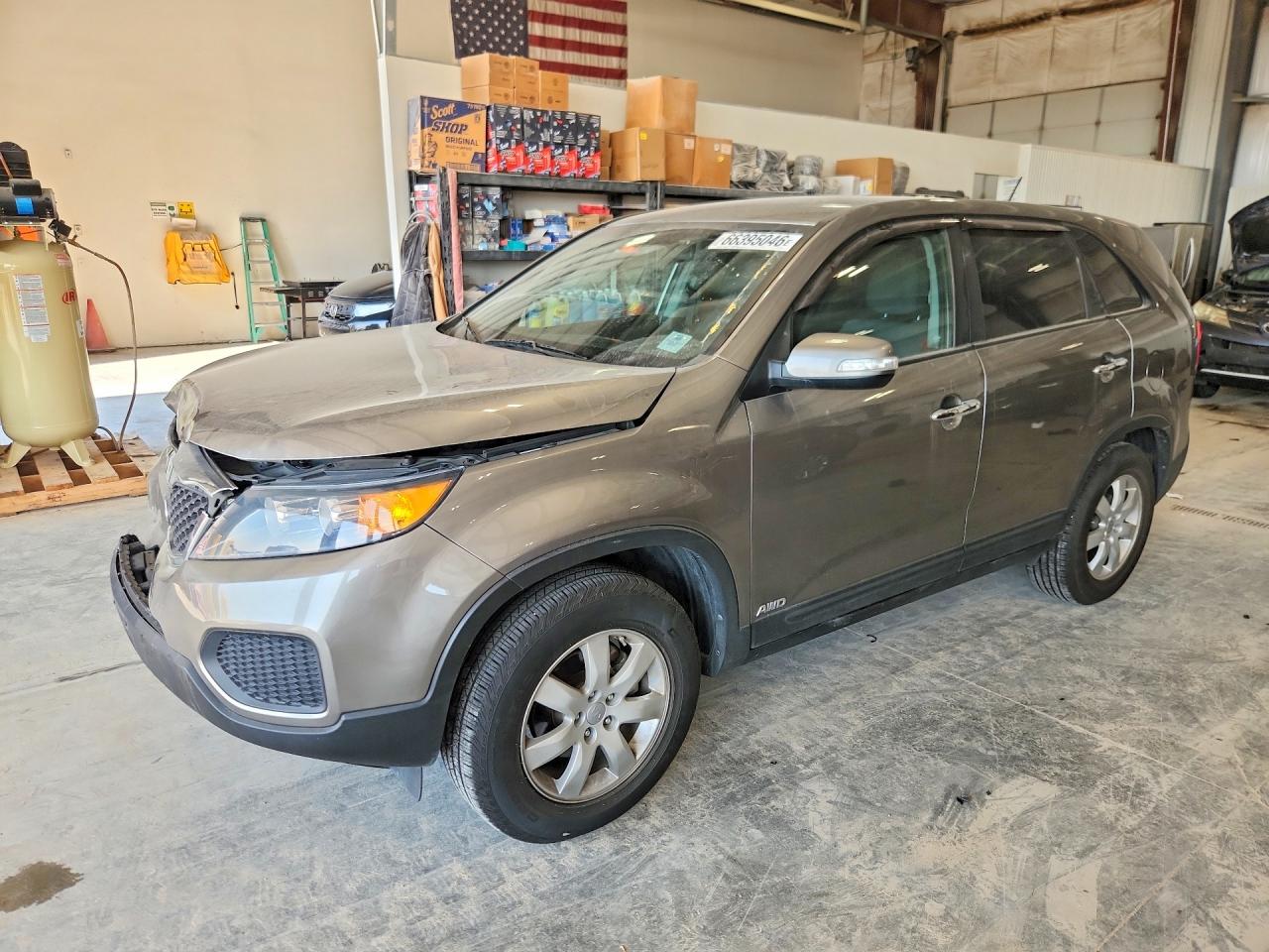 2013 KIA SORENTO Base / LX
