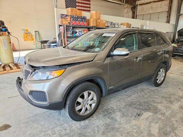 2013 KIA SORENTO Base / LX