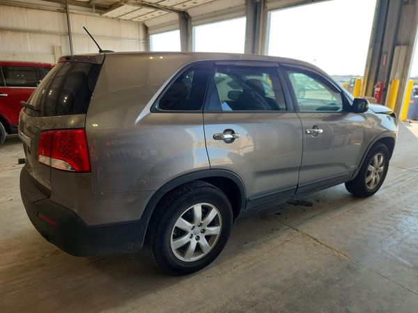 2013 KIA SORENTO Base / LX