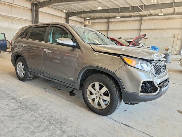 2013 KIA SORENTO Base / LX