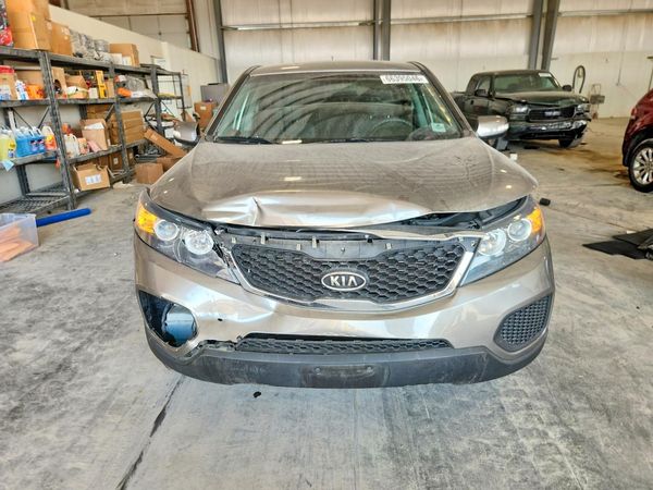 2013 KIA SORENTO Base / LX