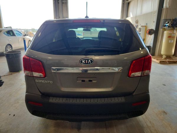2013 KIA SORENTO Base / LX