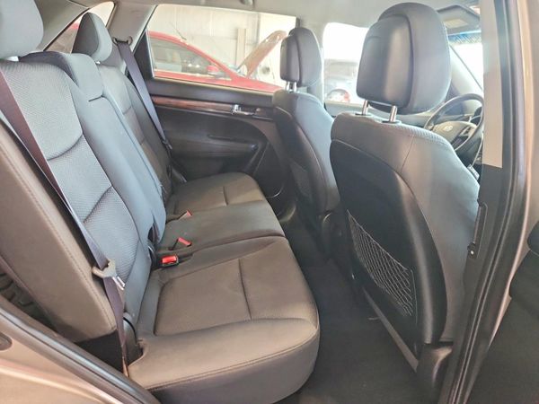 2013 KIA SORENTO Base / LX