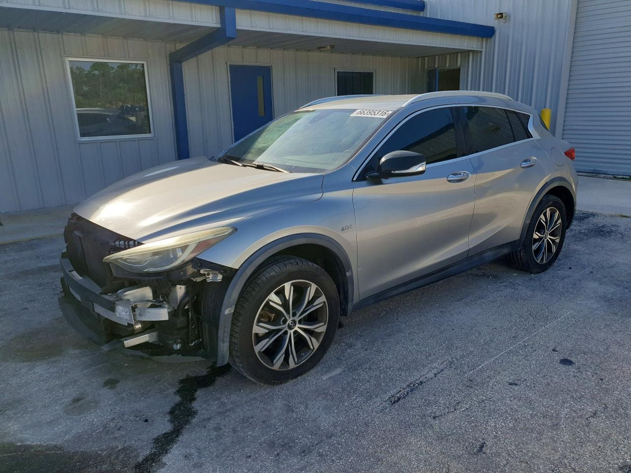 2017 INFINITI QX30