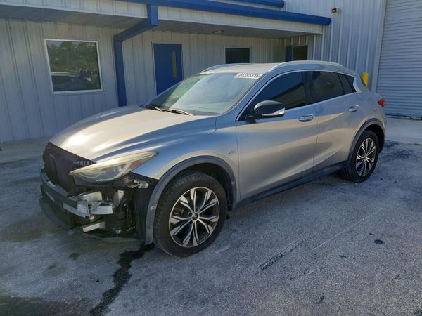 2017 INFINITI QX30