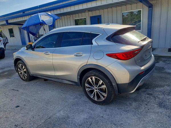 2017 INFINITI QX30