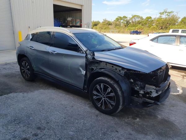 2017 INFINITI QX30