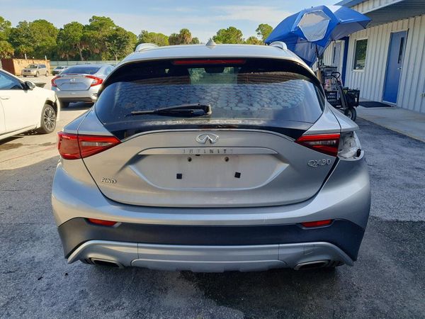 2017 INFINITI QX30