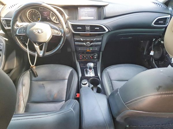 2017 INFINITI QX30