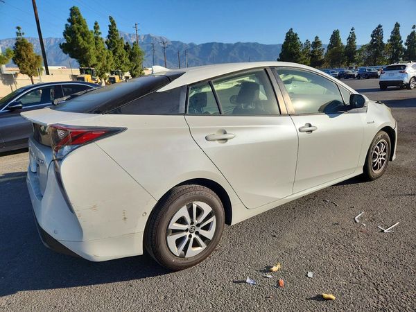 2018 TOYOTA PRIUS