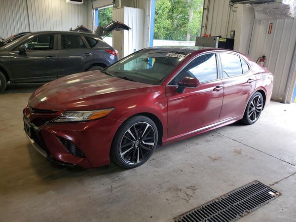 2018 TOYOTA CAMRY