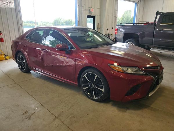 2018 TOYOTA CAMRY