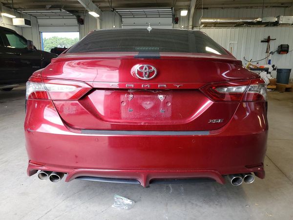 2018 TOYOTA CAMRY
