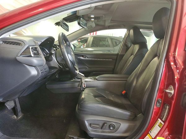 2018 TOYOTA CAMRY