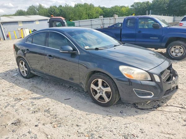 2013 VOLVO S60