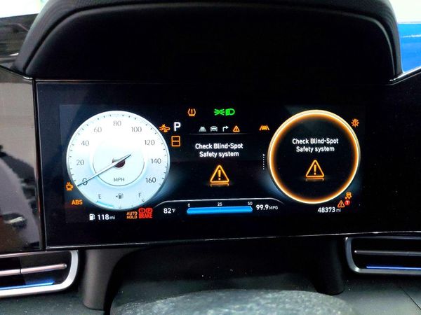 2024 HYUNDAI ELANTRA Limited — ODOM