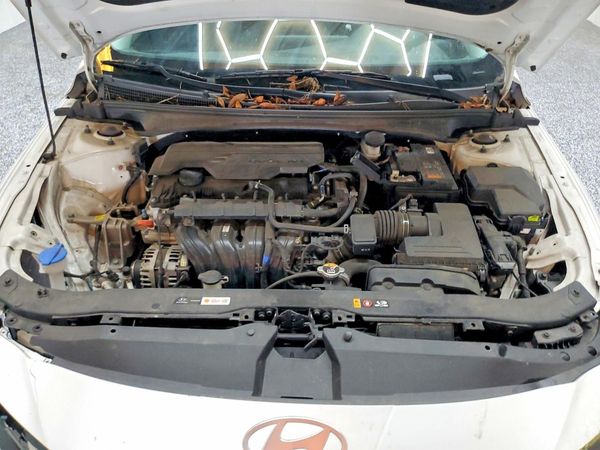 2024 HYUNDAI ELANTRA Limited — Engine bay
