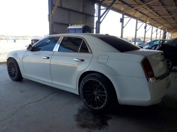 2012 CHRYSLER 300 Base/Limited