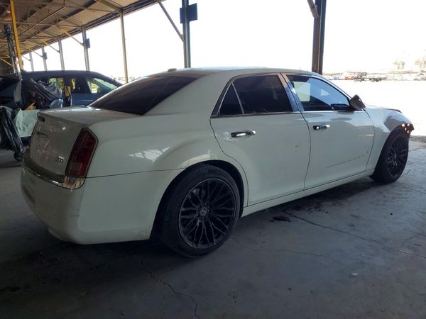 2012 CHRYSLER 300 Base/Limited