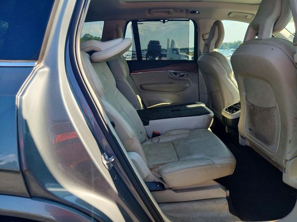 2017 VOLVO XC90 Inscription